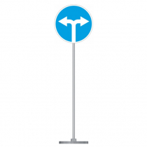 Знак дорожный "Движение направо или налево" 4.1.6 типоразмер 40 на стойке с основанием 3кг - «globural.ru» - Чапаевск